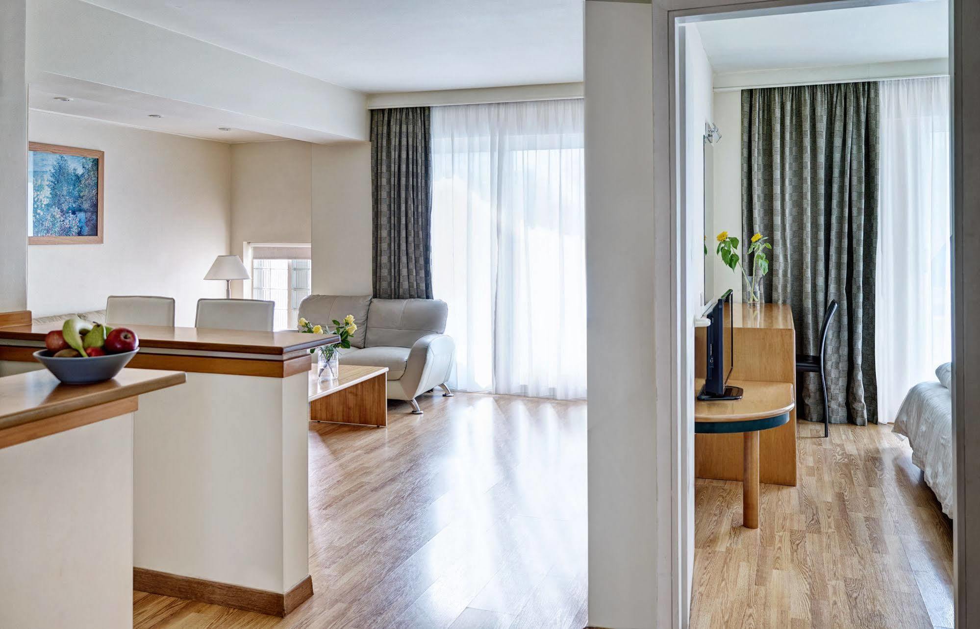 Blazer Suites Hotel Atenas Exterior foto